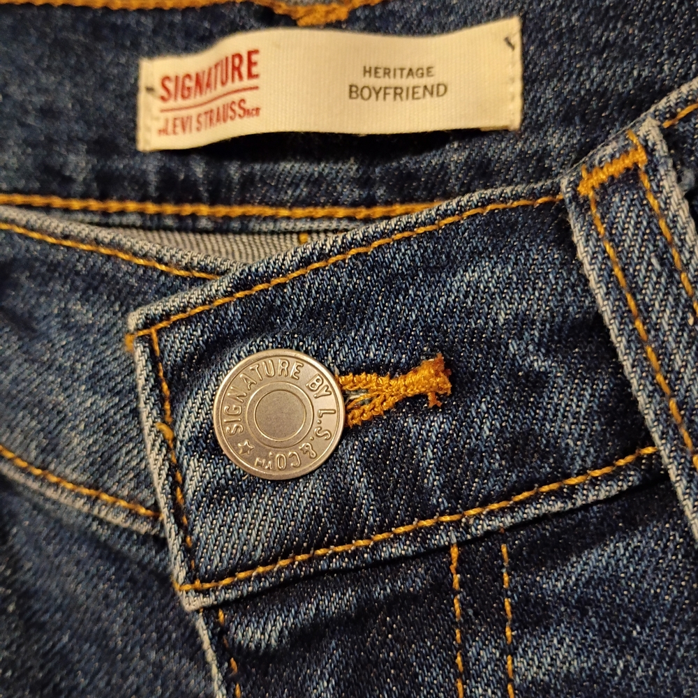 Signature Levi Strauss Jeans Womens 10 W30 Blue Mid Rise Boyfriend Cuffed Crop - Picture 4 of 10